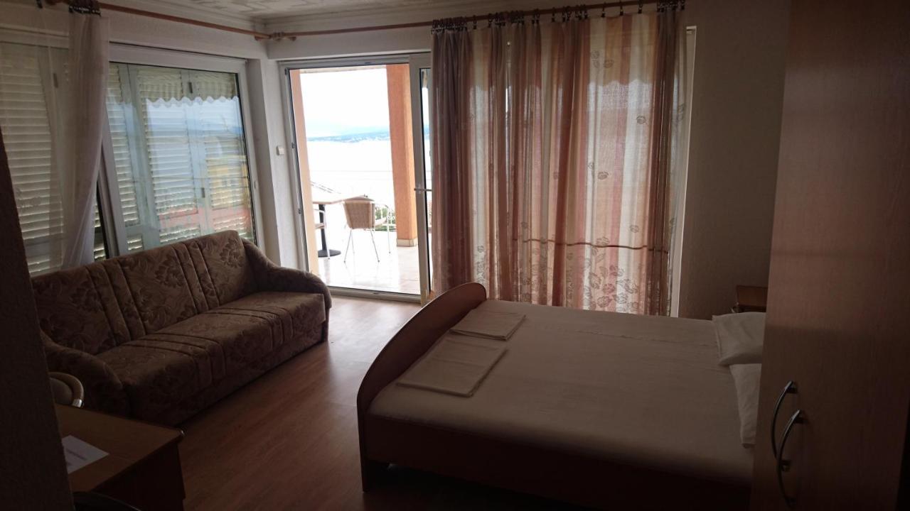Restoran Sirena Bed & Breakfast Dramalj Exterior photo