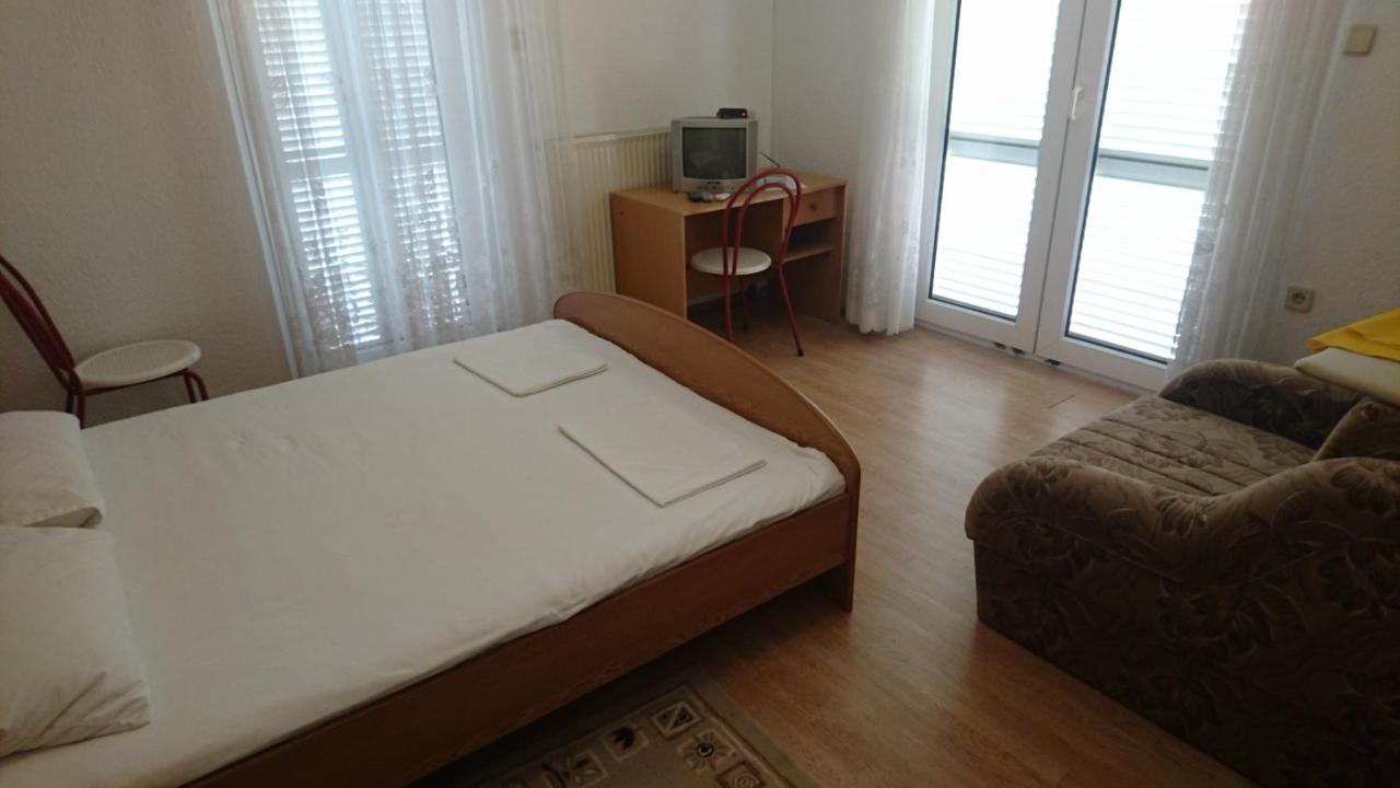 Restoran Sirena Bed & Breakfast Dramalj Exterior photo